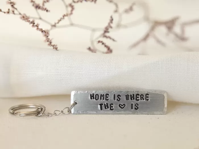 Obesek za ključe Home is where the heart is