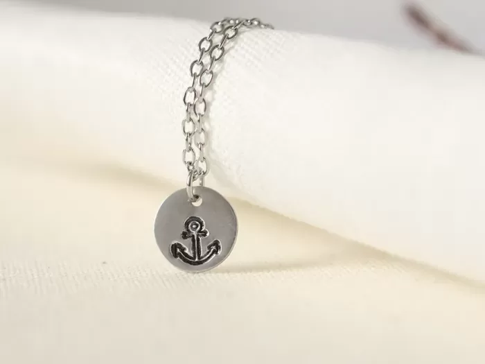 Ogrlica s simbolom sidra
