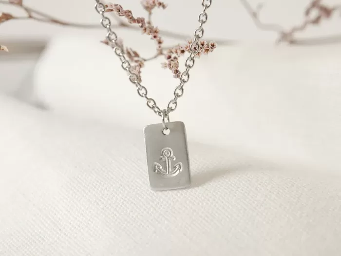 Ogrlica s simbolom sidra