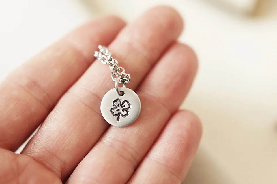 Ogrlica za srečo s štiriperesno deteljico